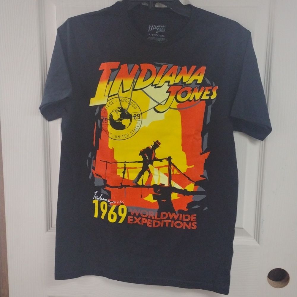 Indiana Jones 1969 World Expeditions t-shirt. Black with graphics. Size S